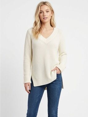 Greige Women's Cream knit Sweater size medium